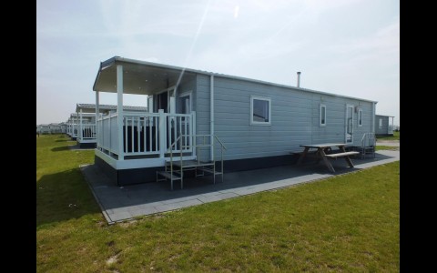 6 persoons stacaravan met terras.jpg