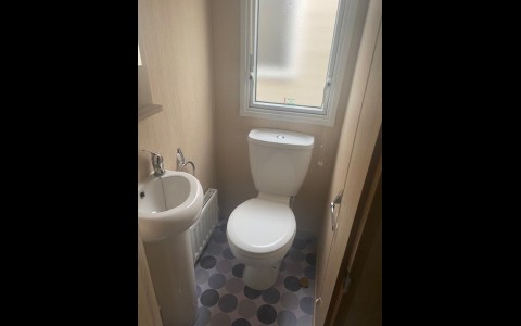 toilet.jpg