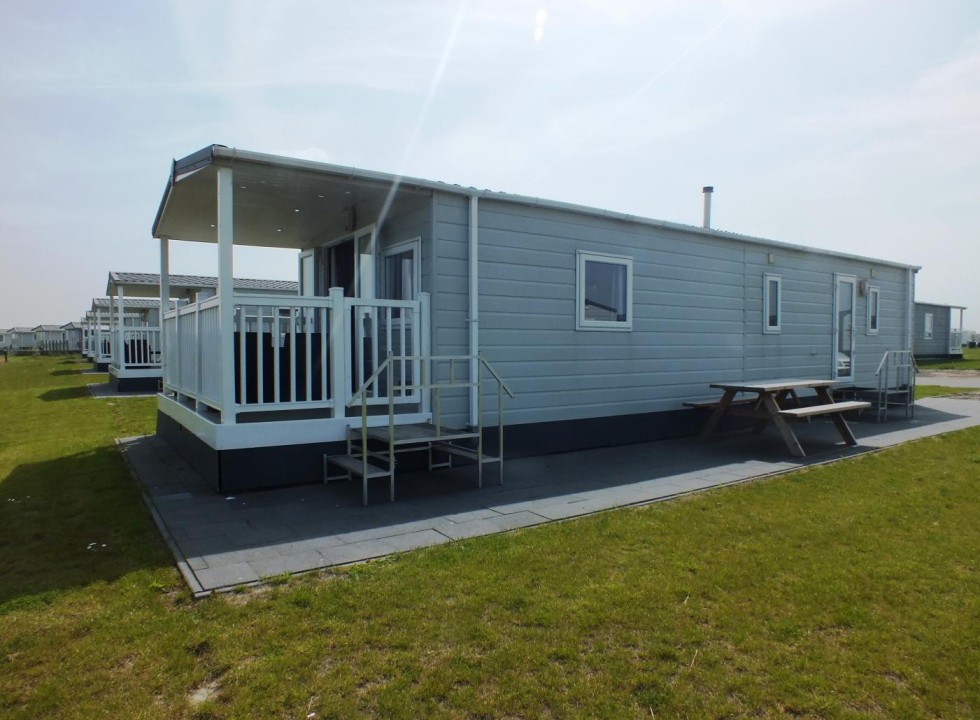 6 persoons stacaravan met terras.jpg